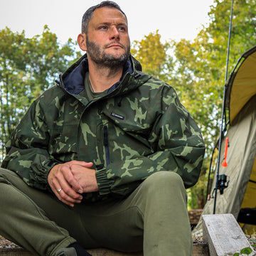 SONIK LIGHTWEIGHT JACKET CAMO - Kabát
